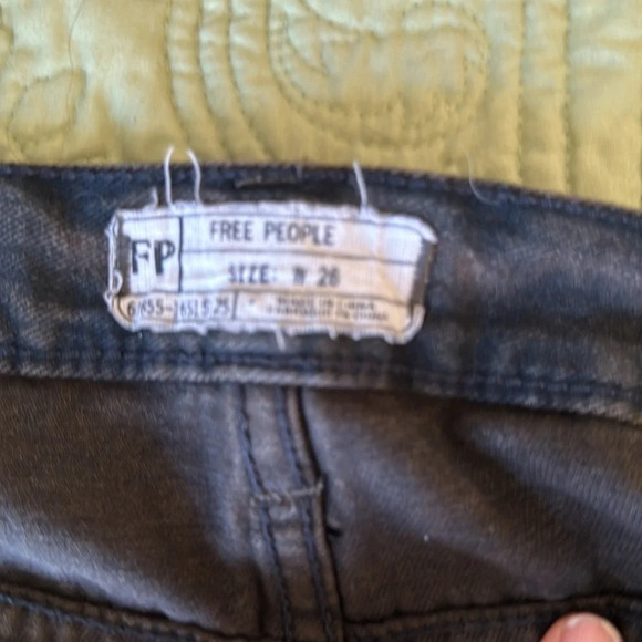 Free people shark bite denim slouchy cut off denim runaway shorts size 26 micro - Picture 4 of 13